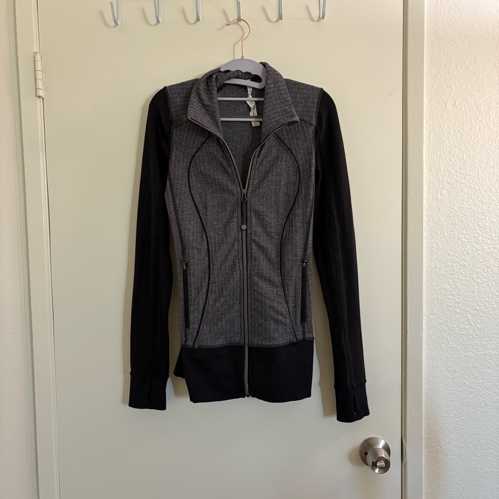 Lululemon Gray Black Herring Bone Mock Neck Zip-Up Track Jacket - Size 2 - Picture 2 of 10